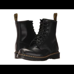 Black 1460 W Dr. Martens (Doc Martens AirWair)